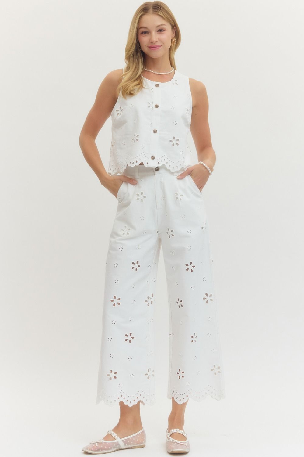 Classic Charm Eyelet Set